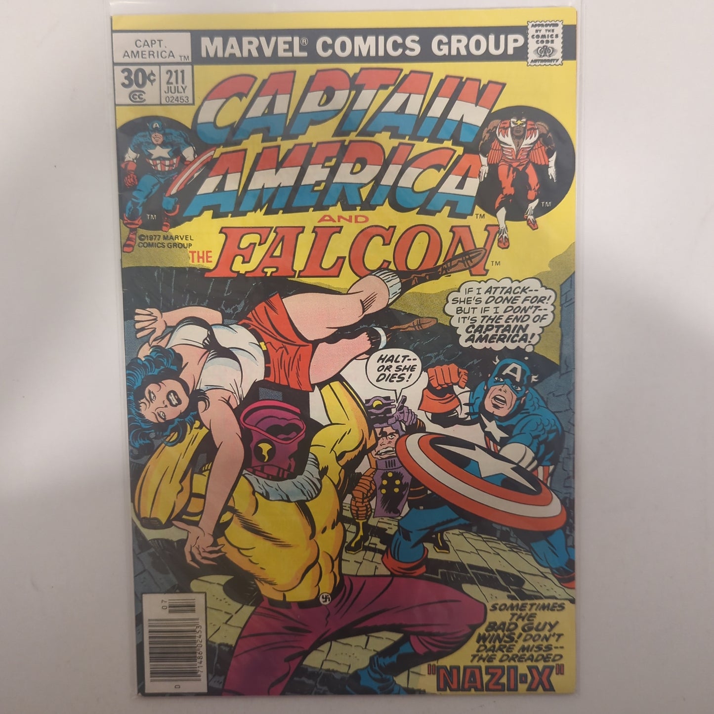 Captain America #211 Newsstand