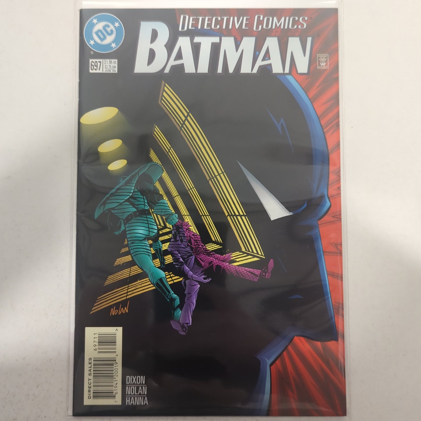 Detective Comics #697